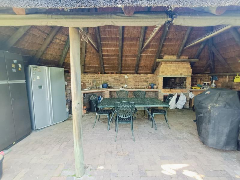 4 Bedroom Property for Sale in Hoogstede Western Cape
